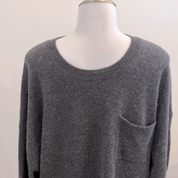 Banana Republic Cashmere Medium Men’s Charcoal Gray Sweater - Picture 6 of 9